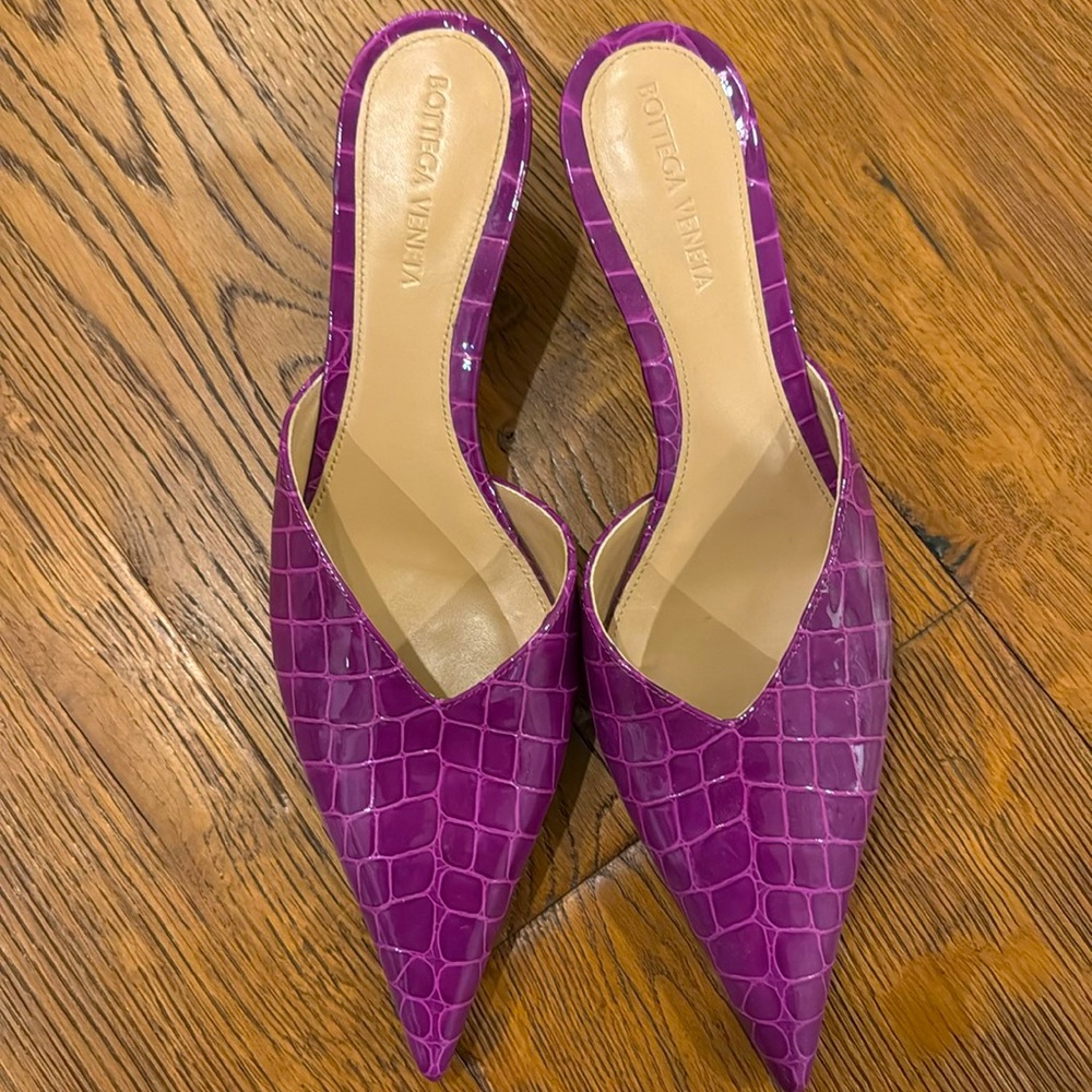Bottega Veneta Punta Mule Pump in purple never worn!